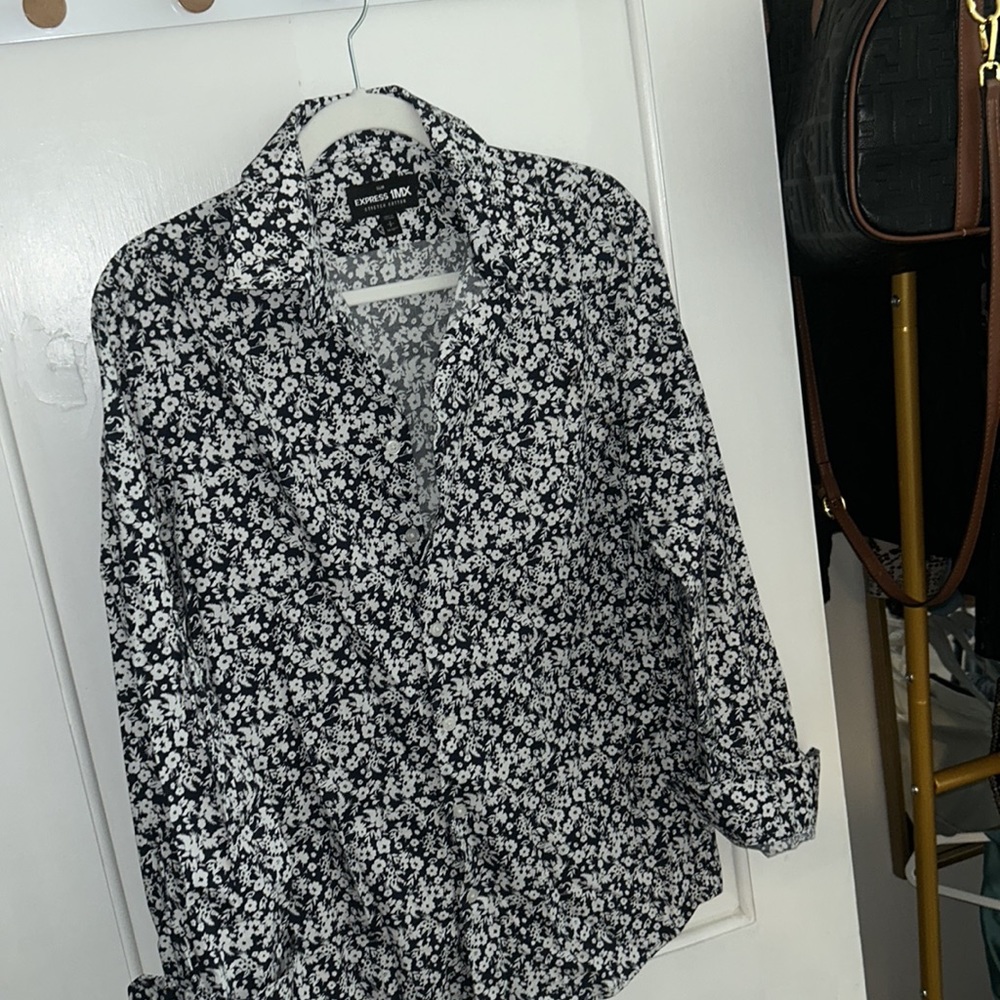 Express button down - Picture 3 of 3